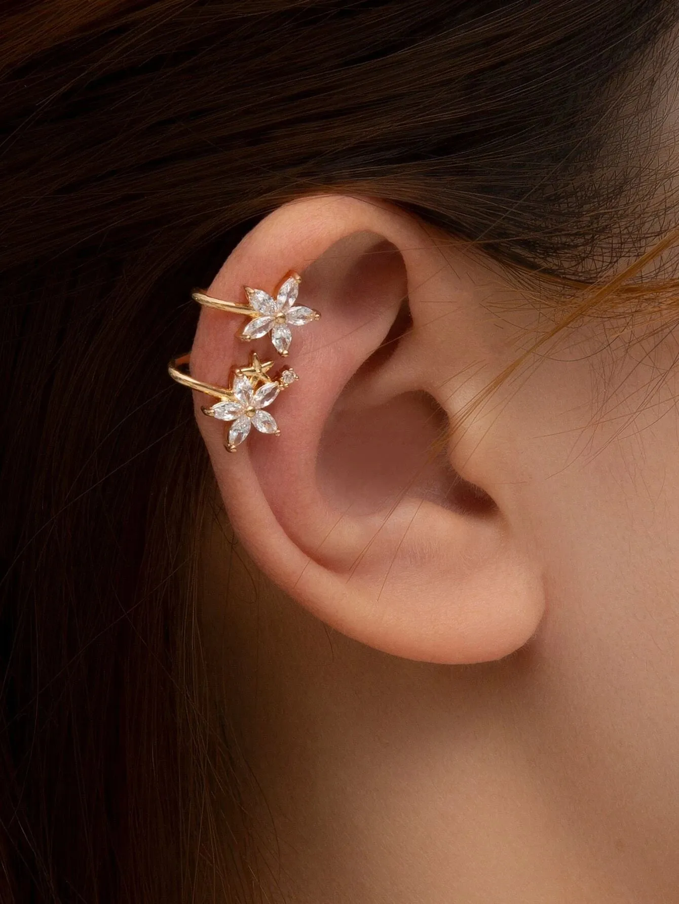 14354 1b-004 Ear Cuff floral 1 Pza