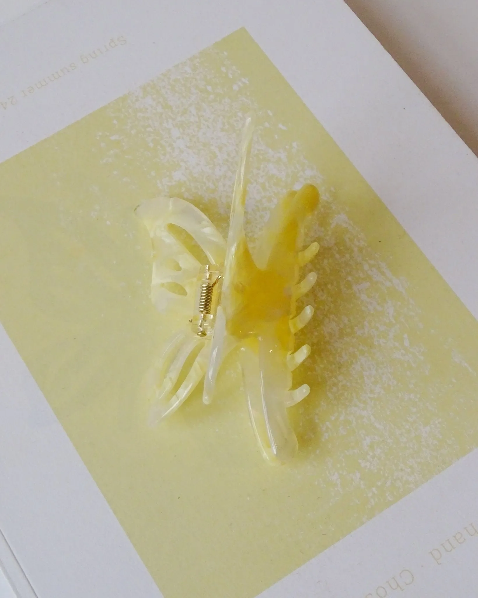Claw Clip Big Butterfly Yellow Beige