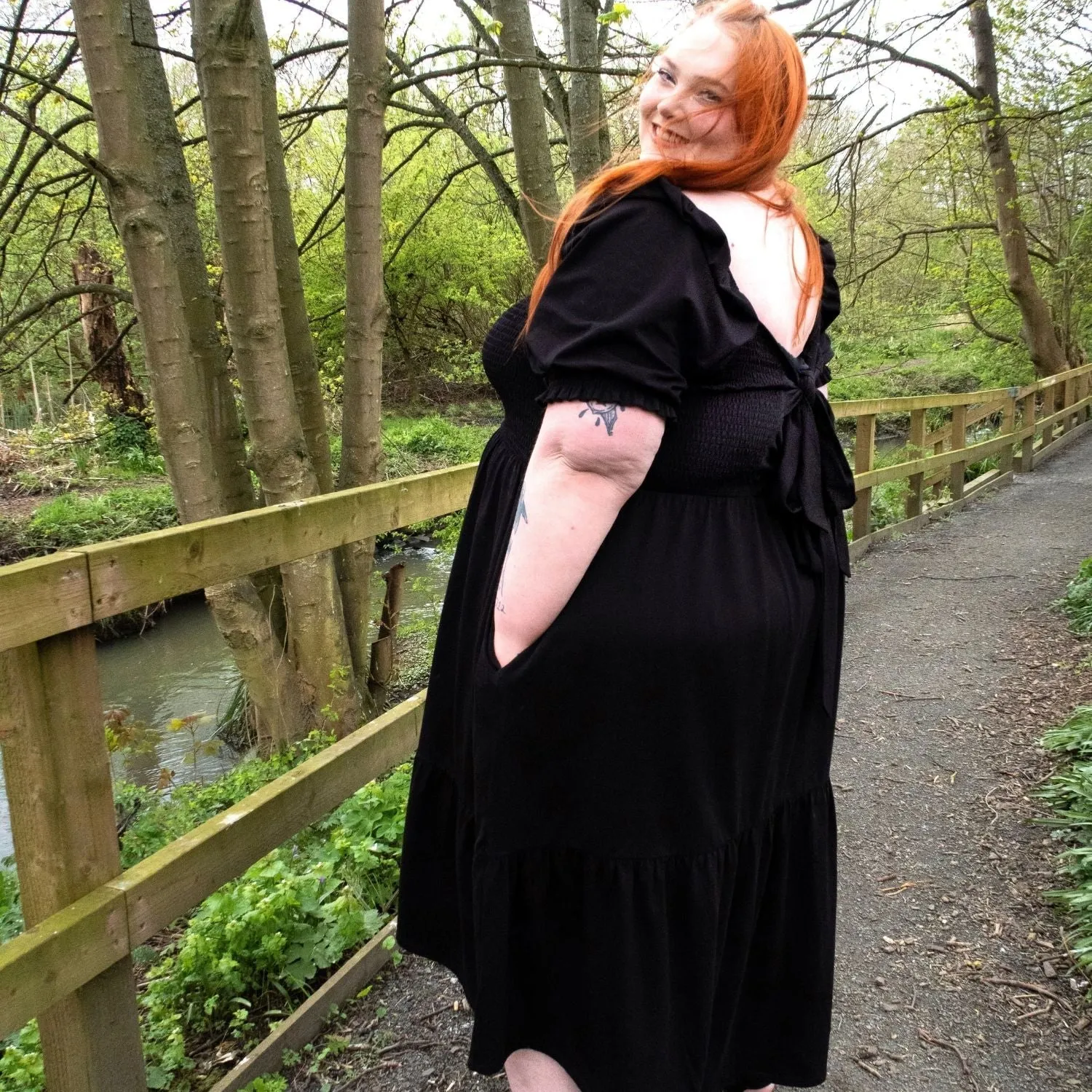 Gerafftes Midikleid - Schwarz