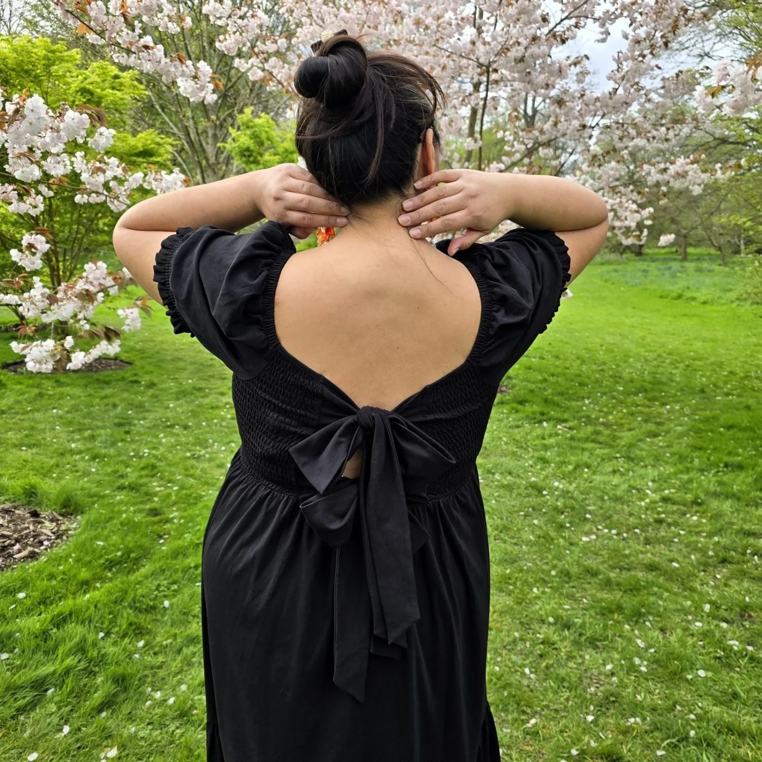 Gerafftes Midikleid - Schwarz
