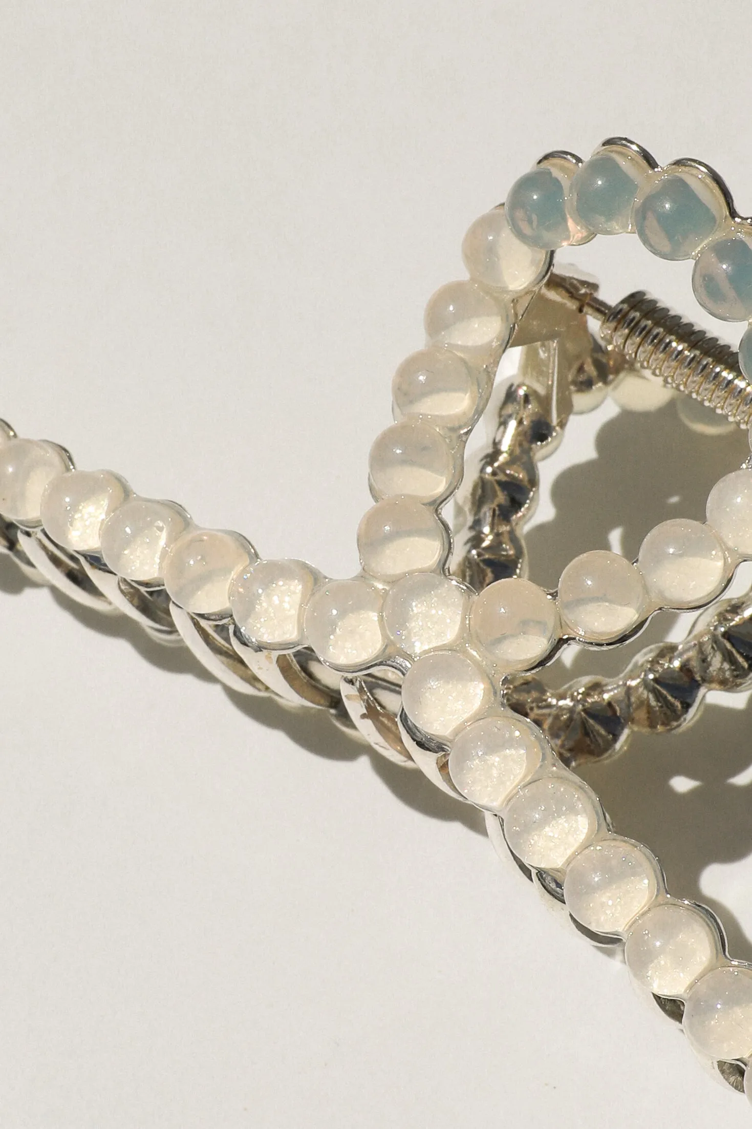 Glitter Pearl Loop Hair Claw Clip