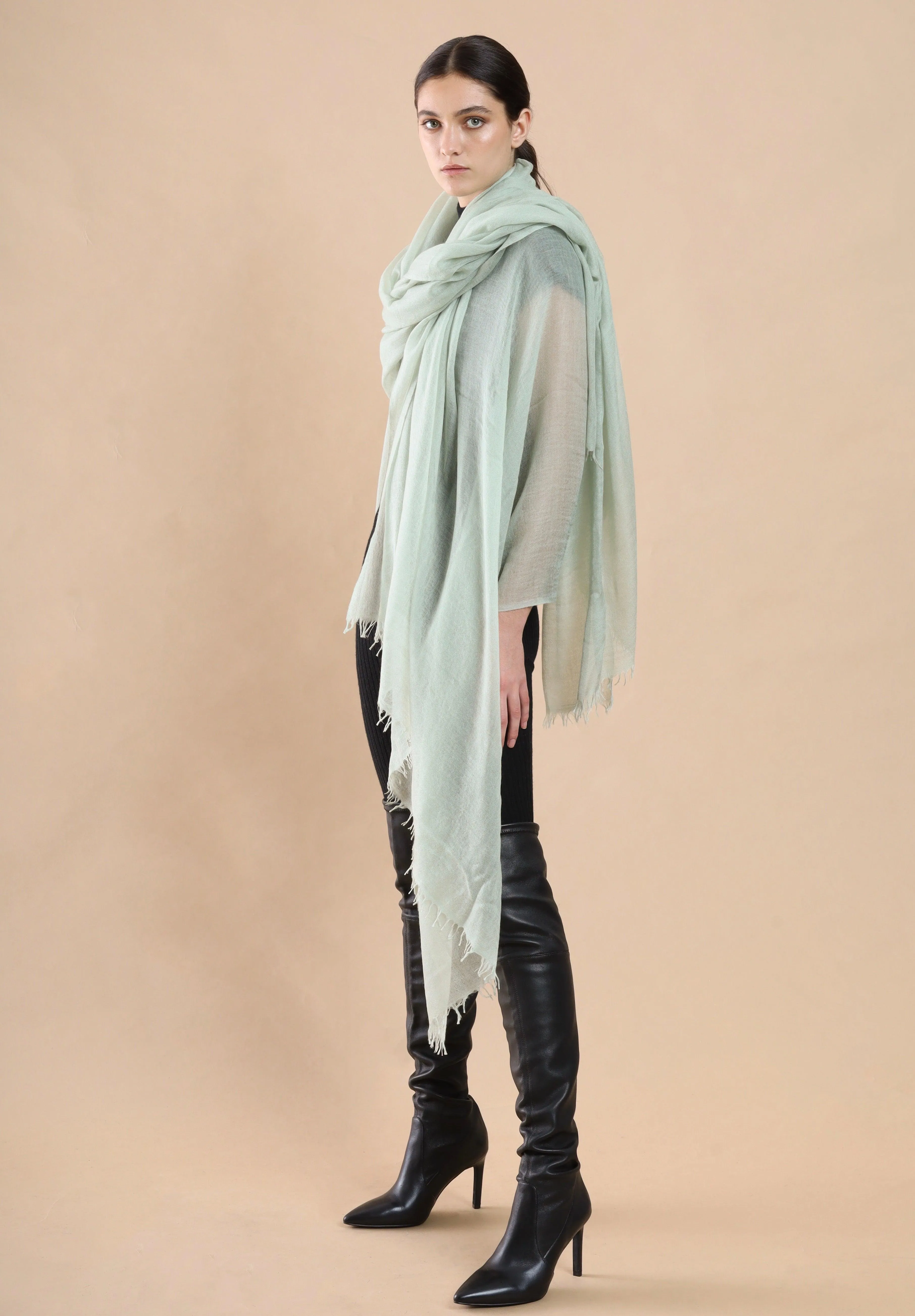 PURE CASHMERE WRAP CELADON